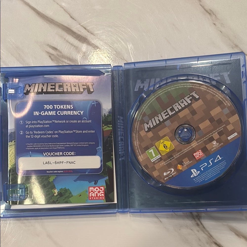 Minecraft for PS4 - Blue Case - Picture 2 of 2
